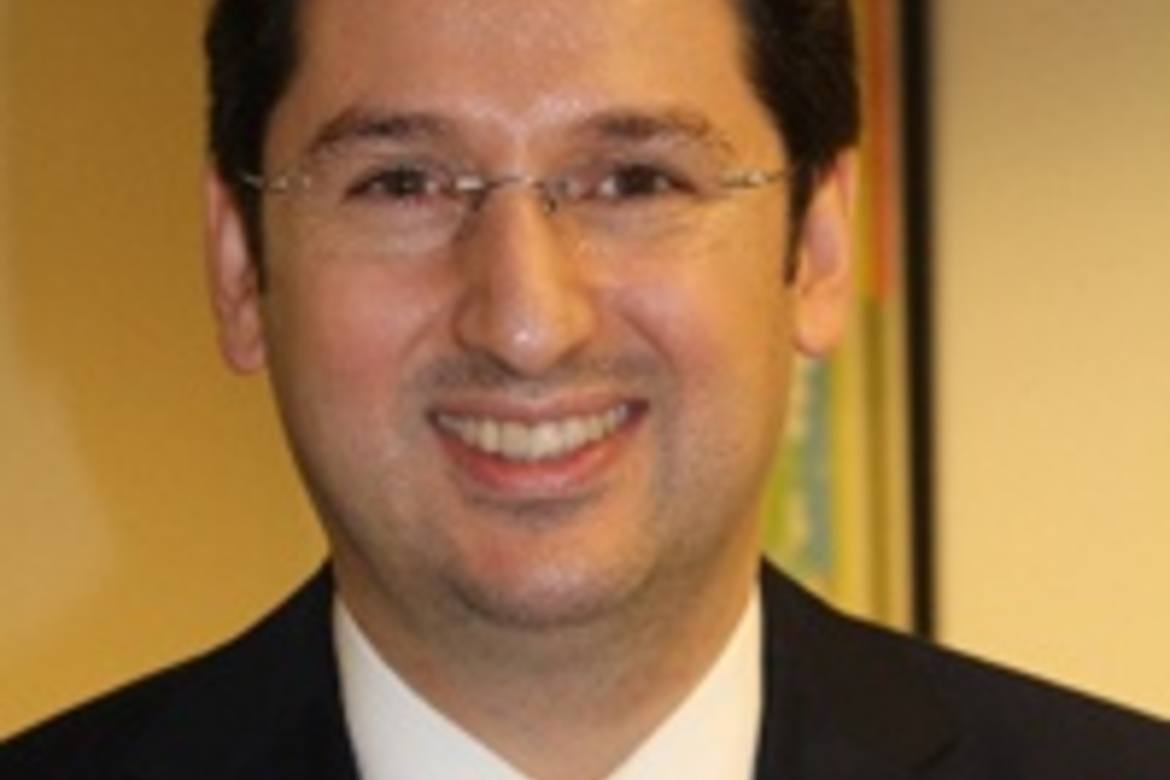 Aykan Erdemir kritiserer Tyrkias deportasjon av utenlandske protestanter.