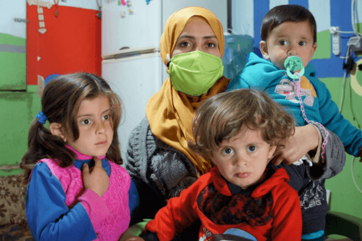 Jana og hennes tre barn er flyktninger i Libanon fra borgerkrigen i Syria.