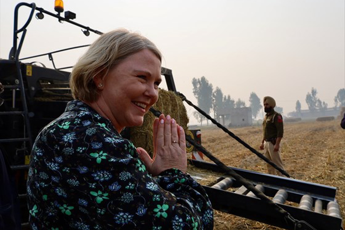 Anne beate Tvinnereim på besøk i India i november 2023.