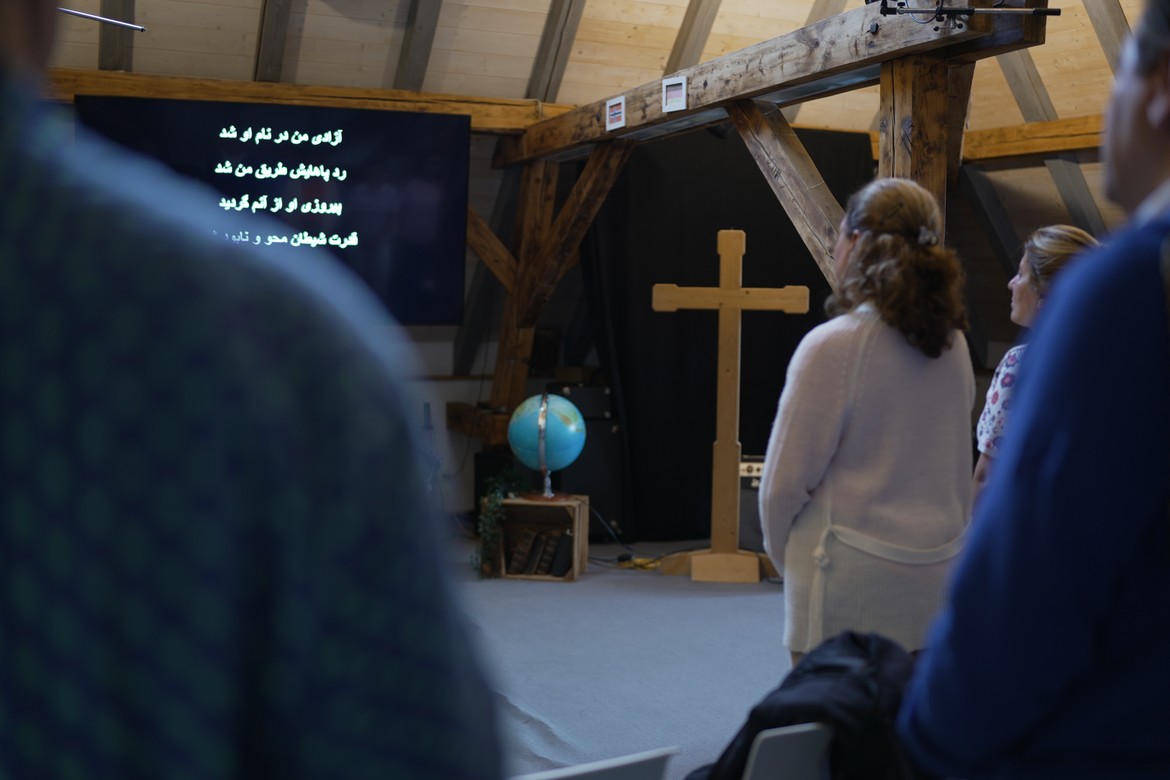 En iransk kvinne som har konvertert til kristen tro. Foto: Pars Theological Center