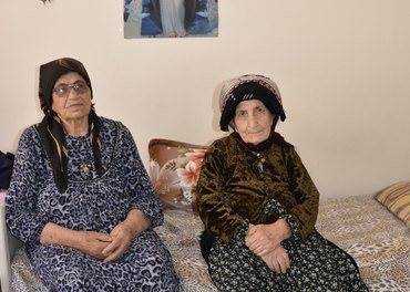 IS-gisler: Ghazahla (83) og Victoria (80) ble holdt fanget av IS. De kom seg ikke unna da resten av befolkningen i Karamles i Irak flyktet.