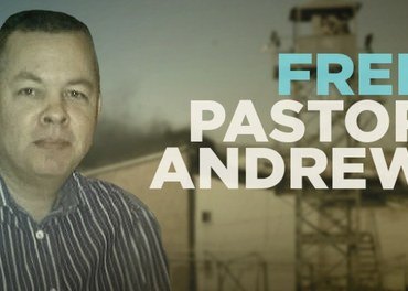 Andrew Brunson har sittet fengslet siden oktober 2016. Mens han venter på neste runde i retten 12. oktober, er han fra 25. juli overført til husarrest.