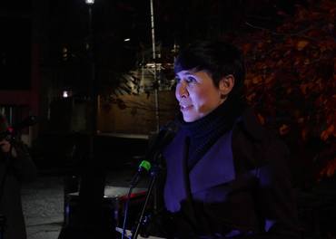 Utenriksminister Ine Marie Eriksen Søreide holder appell etter å ha tatt imot oppropet under fakkeltoget i Oslo i 2017. I år starter hun fakkeltog-dagen med en konferanse om trosfrihet.