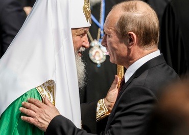 Vladimir Putin og patriark Kirill gjer felles sak sak i kampen mot prestar som kritiserer krigen.