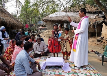 Kristne feirer gudstjeneste i Vest-Bengal i India. Vest-Bengal registrerte i fjor ikke et eneste angrep på kristne, motsatt mange andre delstater.