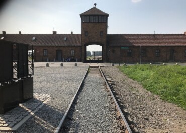 773 norske jødar blei deporterte til Hitlers konsentrasjonsleirar, dei fleste til Auschwitz-Birkenau. Det opptok ikkje den nystarta avisa Vårt Land i 1945.