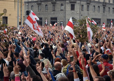 Belarus Shutterstock  Store menneskemengder protesterte mot valfusk i august 2020.