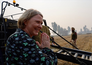 Anne beate Tvinnereim på besøk i India i november 2023.