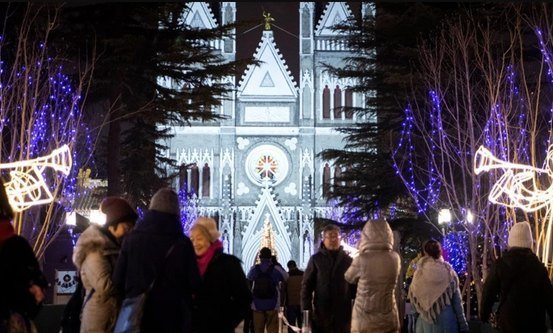 Beijing's Xishiku katedral dekorert til julaften i 2019(Foto: CT)