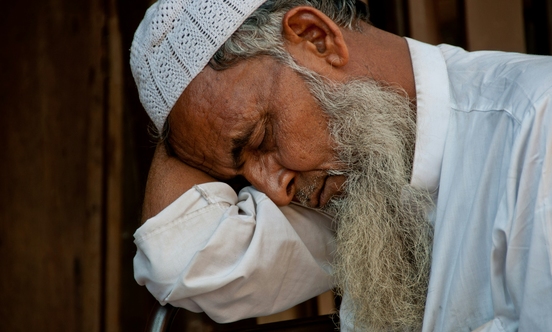 Muslimsk mann i Mumbai, India. Foto: Reiner Knudsen, Unsplash