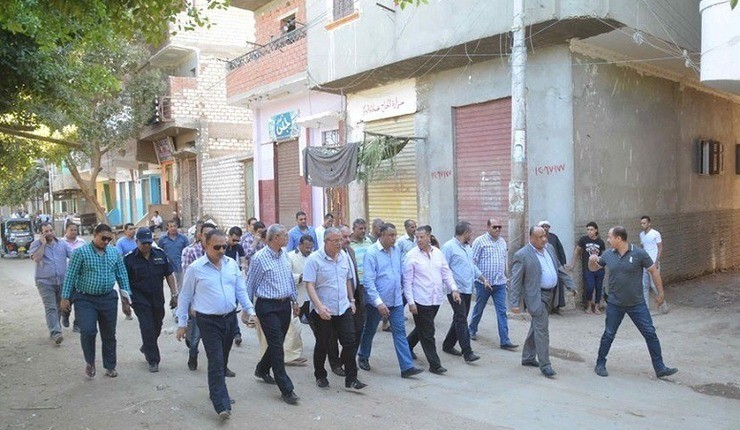 The Minya Governor, Essam el-Bedawi, visited Ezbat El-Sheikh Nageim on 15 September, accompanied by Minya’s head of security and a number of parliamentarians, and met with local Christian and Muslim leaders in an attempt to broker peace. (Foto: World Watch Monitor)