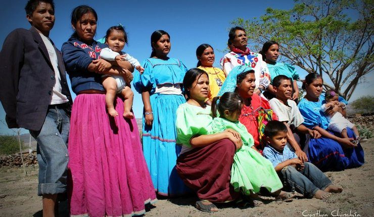 Kristne fra huichol-folket i Tuxpan de Bolaños. Foto: Cynthia Chinchia