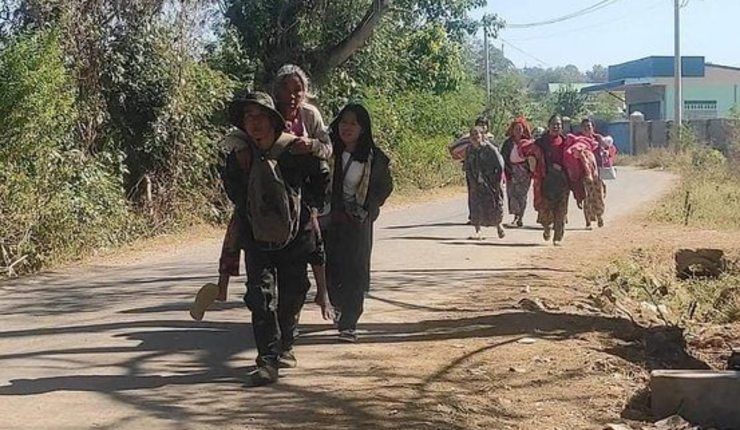 Mennesker fra karenfolket i Kayah-staten på flukt etter juntaens angrep. Foto: Stefanusalliansens venner i Myanmar